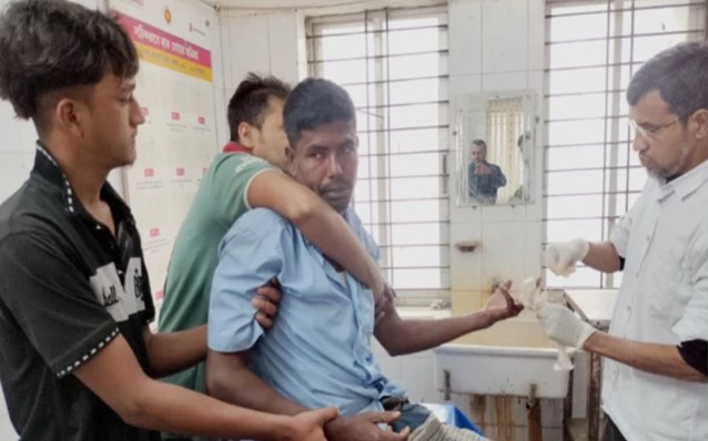 শিয়ালের আক্রমণে একজনের আঙুল বিচ্ছিন্ন, নারী ও শিশুসহ ৫ জন হাসপাতালে